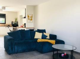 Maison moderne 3 chambres SPA-jacuzzi，位于Cerelles的酒店