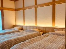 "キノイロ-ミニマル " "Kinoiro-Minimal" 木の香の1日1組の貸切宿-ベッド6布団6-連泊割