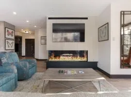Luxury 3 Bedroom Condo In The Heart Of Beaver Creek Village With Heated Pool