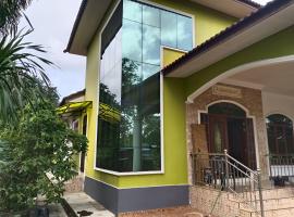 BESUT Homestay Hejau 5R3B，位于Kampong Amir的酒店