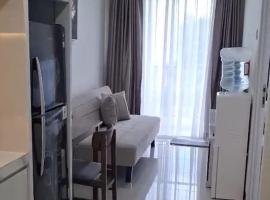 1BR Skylounge Apartment Makassar，位于Manda的酒店