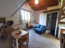 Grand Studio du moulin de Labarthe，位于弗洛恩斯的酒店