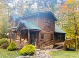 Knotty Dog Lodge- Hot Tub Fire Pit Pet Friendly