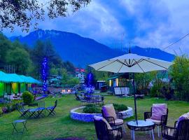 The Himalayan Cottage Camping With Bonfire, Manali - A Riverside Retreat，位于马拉里的酒店