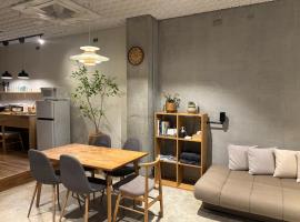 Hotel art rock，位于高松的低价酒店