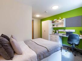 Modern Ensuite Room in Central Newcastle，位于泰恩河畔纽卡斯尔的酒店