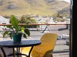 Mountain-View Studio Apartment, Hermanus Waterfront - Apt 6