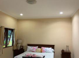 Gisela Resto Villa，位于Palasari的酒店