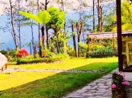 Tripoo Rhisum the premium Haapo retreat，位于佩林的酒店