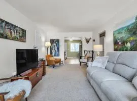 Harbor Hideaway - Walk to Beach, Dining & Downtown condo