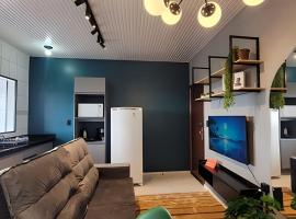 AP102 - Apartamento com AC no centro，位于São Miguel dʼOeste的酒店