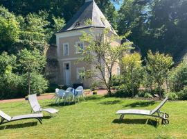 Maison dans le Parc du Chateau Rochecave，位于Larçay的酒店