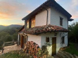 Casa Aldea l'Ayalga，位于Beloncio的酒店