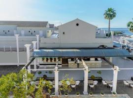 Ionian Blue Beach Hotel - Adults Friendly，位于卡沃斯的酒店
