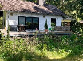 Haus mit Sauna am Waldrand - Nähe Brombachsee Altmühlsee，位于Windsbach的酒店