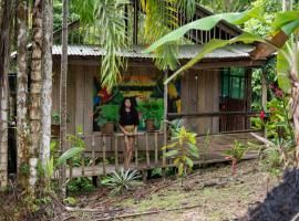 hostal las mariposas，位于Nazareth的豪华帐篷营地