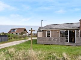 2 Bedroom Cozy Home In Thisted，位于齐斯泰兹的酒店