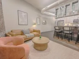 Luxurious Downtown 1 Bedroom