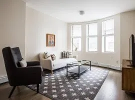 Beautiful 2 Bedroom Financial District Apartment