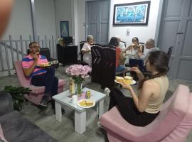 ANGIE`s HOUSE，位于马尼萨莱斯的酒店