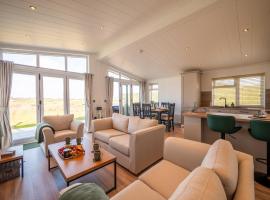 Countryside Lodge Retreat On Golf Course，位于达特茅斯的酒店