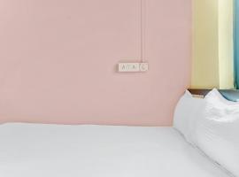 Hotel O Sai Palace Lodging，位于Talegaon Dābhāde的酒店