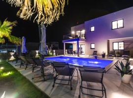 BRAND NEW! Villa Adriatic Bay2 with a private pool，位于诺瓦利娅的乡村别墅