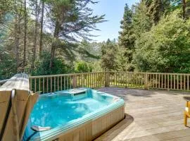 Hot Tub, 1 Mi to Beach 12-Acre Fort Bragg Cabin!