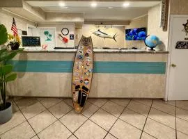 Hole Inn the Wall Hotel - Fort Walton Beach - Sunset Plaza - nearby Beaches & Hurlburt