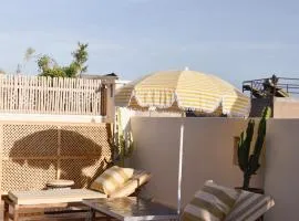 Riad Nūr