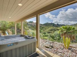 Hot Tub and Balcony Rainbow Retreat Near Wineries!，位于福尔布鲁克的酒店