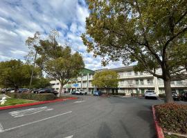 Studio 6 Rancho Cordova, CA，位于兰乔科尔多瓦的酒店