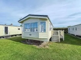 Homely 4 Berth Caravan For Hire In Lincolnshire At Sunnydale, Ref 35122S