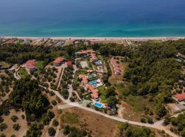 Eco Stone Villa with Private Pool and Jacuzzi，位于卡兰兹拉的酒店