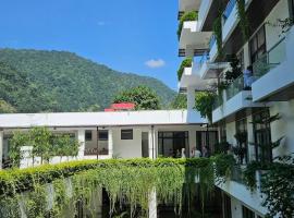 Phool Chatti Yoga Ashram 7 day Yoga Retreat，位于Shivpuri的酒店