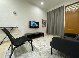 Deena's Cottage Homestay Kulim Hitech Hospital Kulim, Three bedrooms Single Storey Terrace House，位于居林的酒店