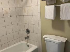 Rivera inn and suites，位于皮科里韦拉的酒店