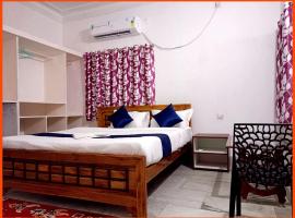 BHUBNESWAR HOTEL Madison Homestay Near Anand Park And Tulsi Manas Temple #Spacious & Fully Air conditioned Rooms #Free Wifi #Parking #Room Service -A Premium Hotel In Bhubneswar，位于布巴内什瓦尔的酒店
