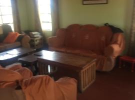 Ngosuani Lion Homestay-Masai Mara National Reserse，位于Narok的民宿