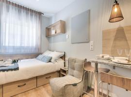 Livensa Living Pamplona Albergue Juvenil，位于潘普洛纳的酒店