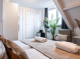 Cozy Seaside Suite, Its A Perfect Location，位于佐特兰德的酒店