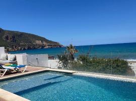 Villa Dar Lefrah，位于Tipasa的宠物友好酒店