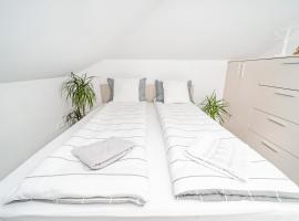 Bloc nou cu parcare privata - Hella apartament，位于Giroc的酒店