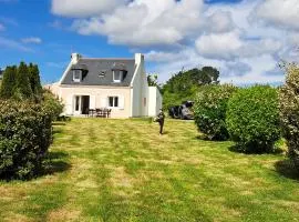 Renovated house 3 bedrooms, sleeps 9