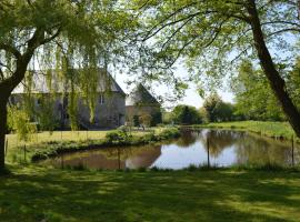 Domaine La Synchronicité - Gîte et Chambres d'Hôtes，位于Vaudrimesnil的酒店