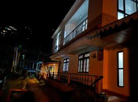 Cliff Cottage homestay，位于Rongli的酒店