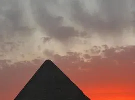 zein pyramid inn hotel