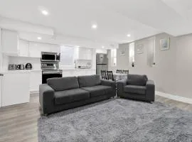 Cozy Ancaster Hamilton Apartment