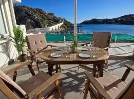 Seaside Haven in Vari