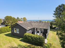 3 Bedroom Beautiful Home In Hesselager，位于Hesselager的酒店